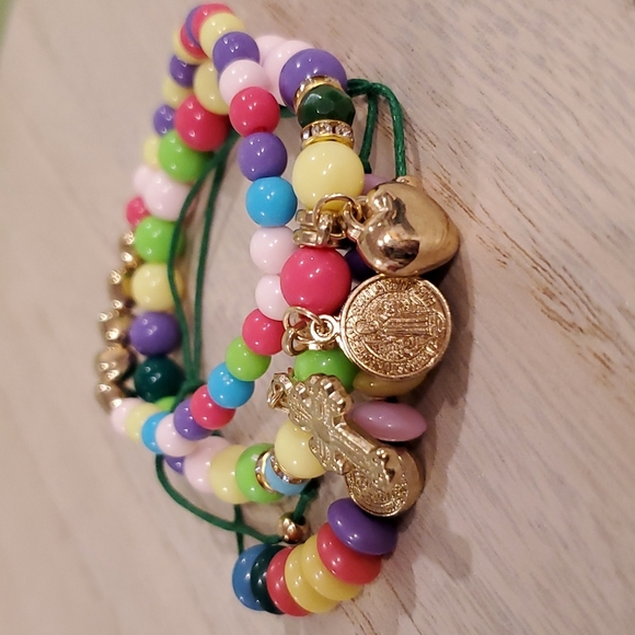 Set of 3 Pastel candy colors St. Patrick's Day theme bracelets Goldtone NIP - Picture 3 of 5